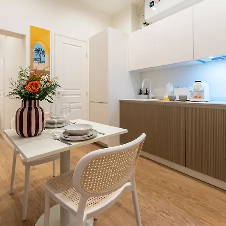 True Nice-style, Quiet 2-room Apartment, Old Apartamento Niza
